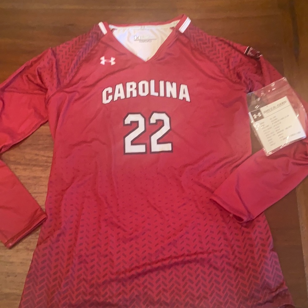 NWT Women’s UA Carolina volleyball jersey